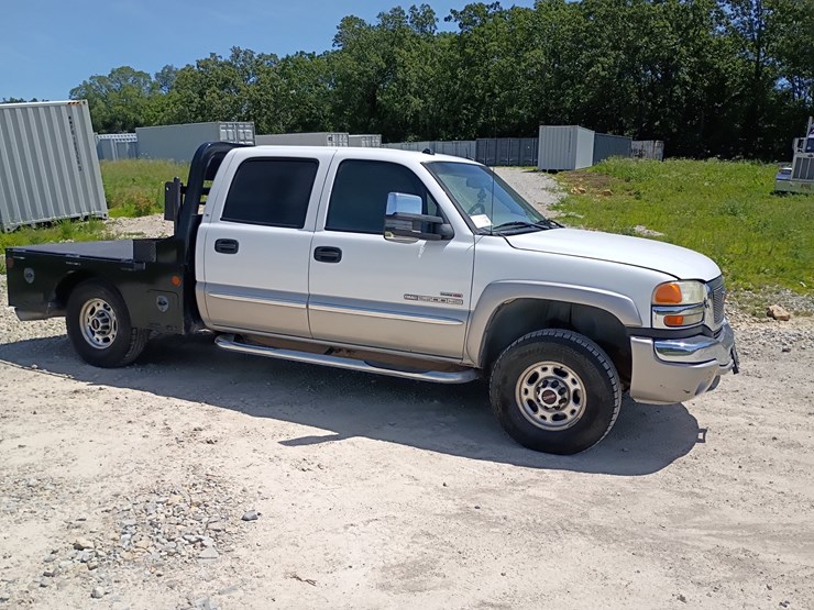 2005-gmc-sierra-2500-image-12