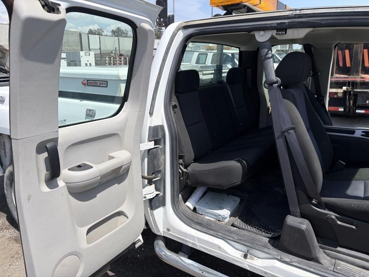 2012-gmc-3500hd-image-10