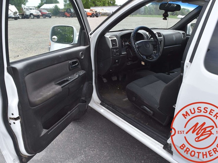 2010-gmc-canyon-sle-image-19