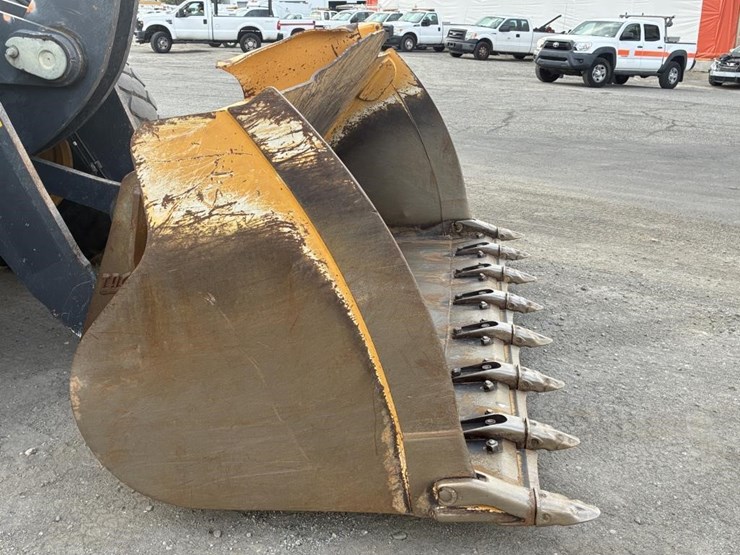 2018-deere-644k-image-6