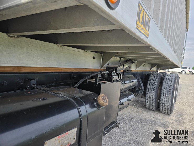 2000-freightliner-fl80-image-20