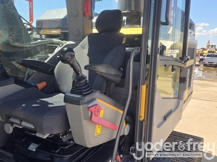 2022-volvo-ec350el-image-54