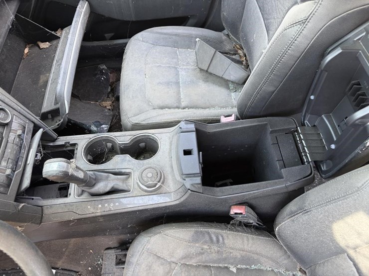 2016-ford-explorer-xlt-image-17