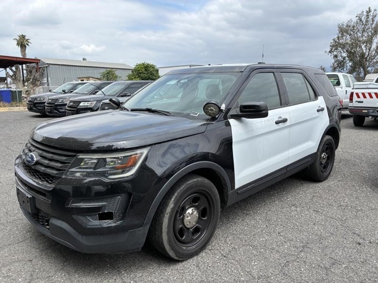 2019-ford-explorer-police-interceptor-image-1