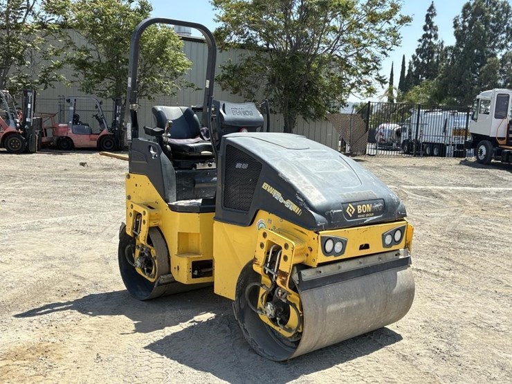 2019-bomag-bw120-image-2