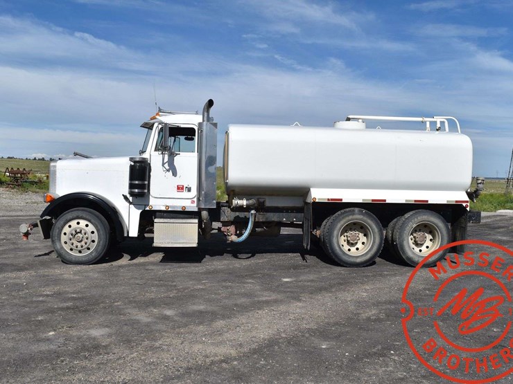 1994-peterbilt-379-image-4