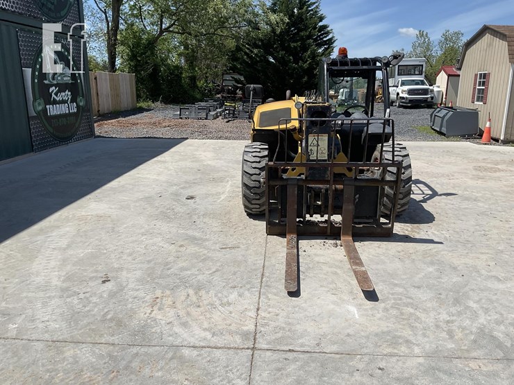 2015-caterpillar-th255c-image-7