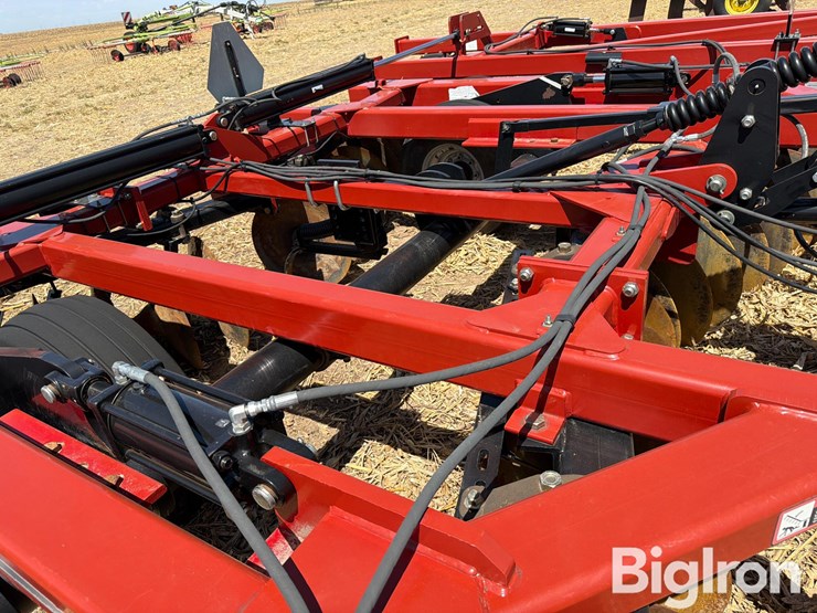 2014-case-ih-370-image-15