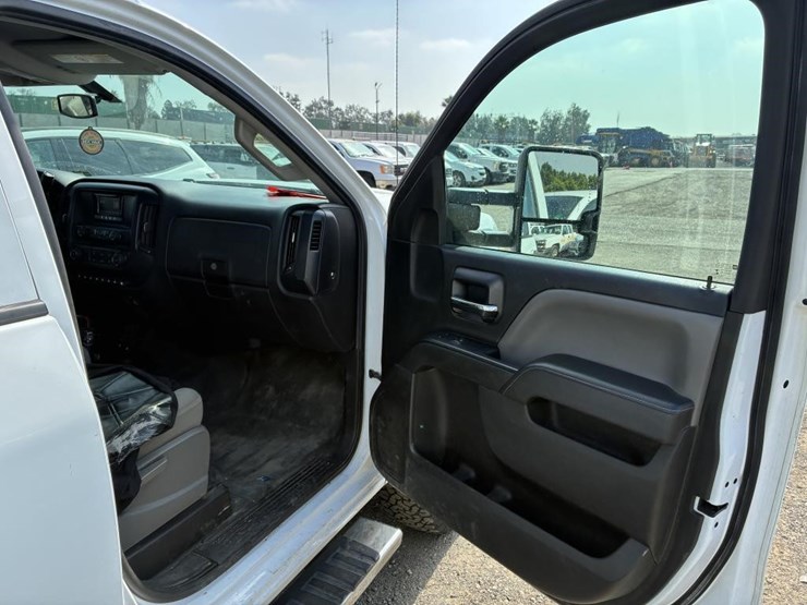 2015-gmc-3500hd-image-10