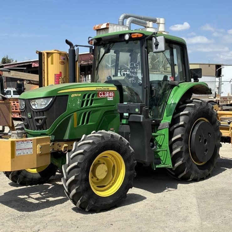 2016 JOHN DEERE 6130M
