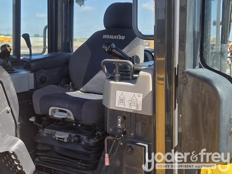 2022-komatsu-d61px-24-image-37