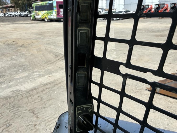 2019-bobcat-t595-image-20