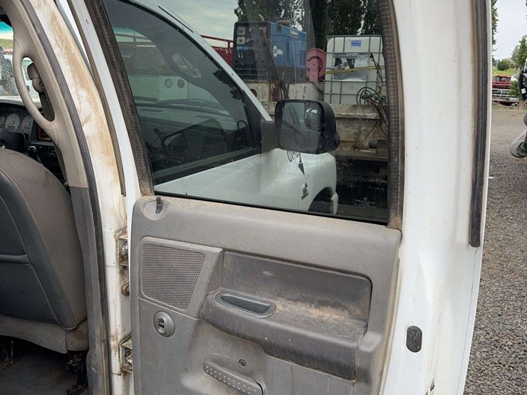 2006-dodge-ram-3500-image-17