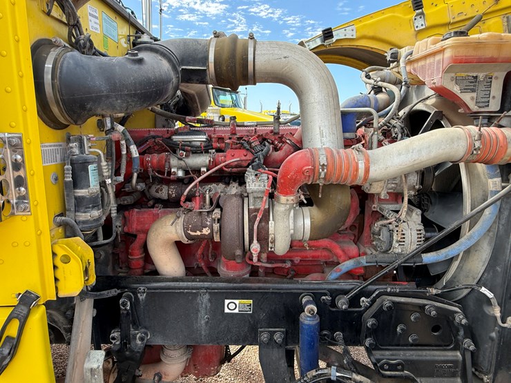 2012-peterbilt-389-image-10
