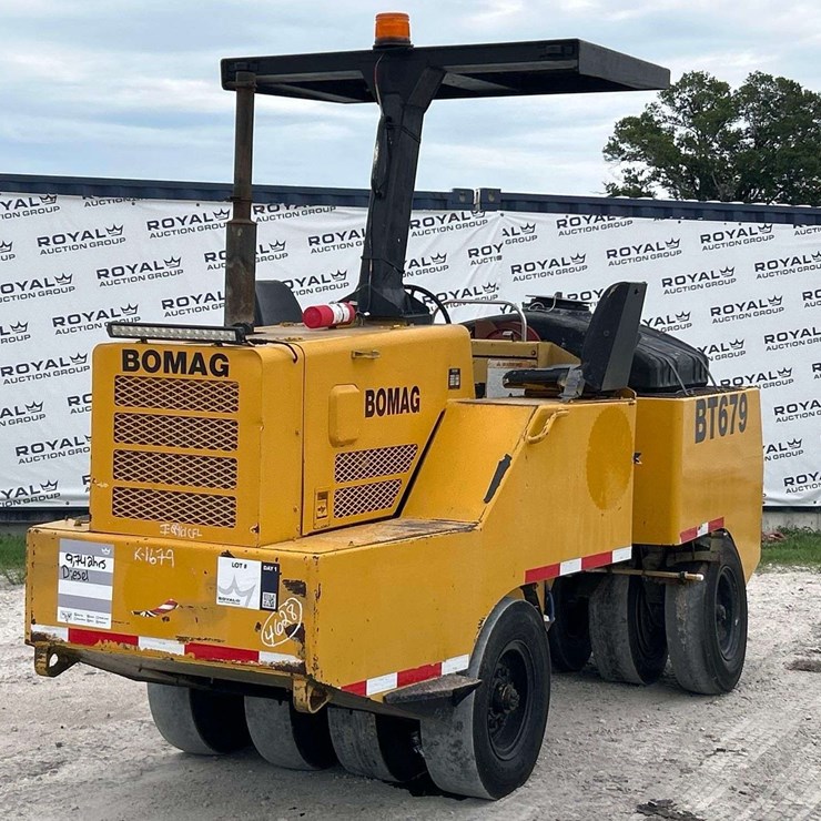 2000 BOMAG BW11RH