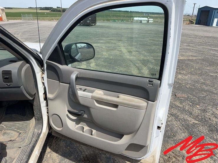2010-chevrolet-silverado-1500-image-29