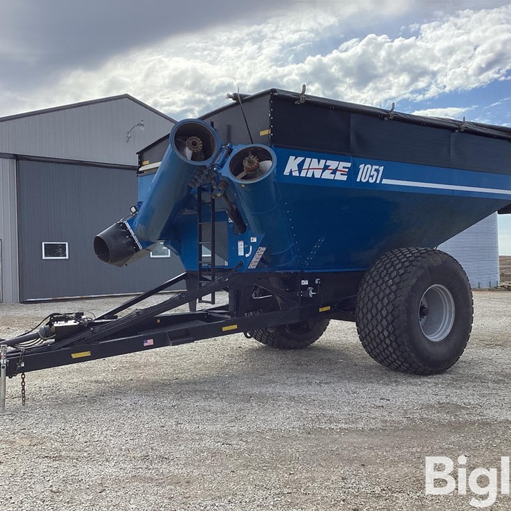 2019 KINZE 1051