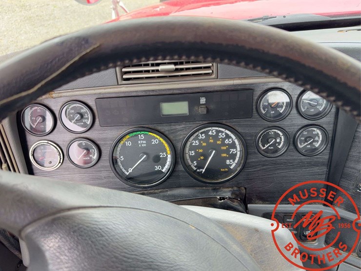 2007-freightliner-columbia-120-image-19