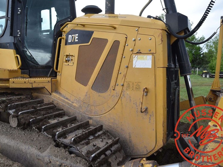 2010-caterpillar-d7e-image-39