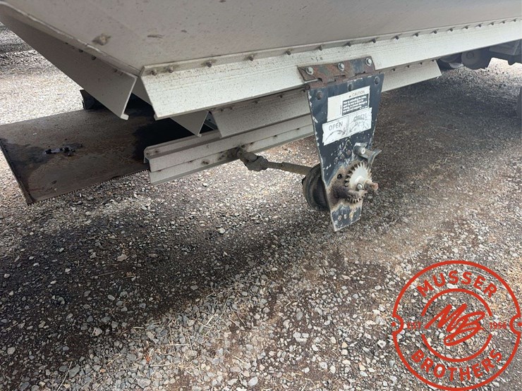 1992-wilson-grain-trailer-image-12