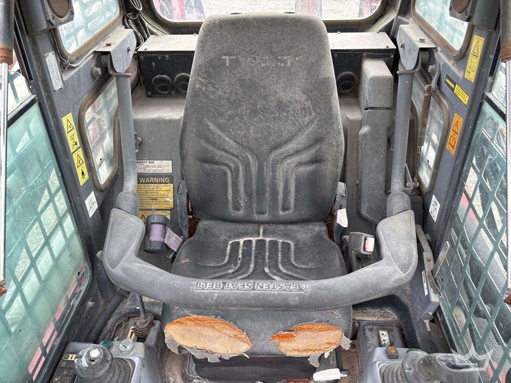 2009-takeuchi-tl250-image-18