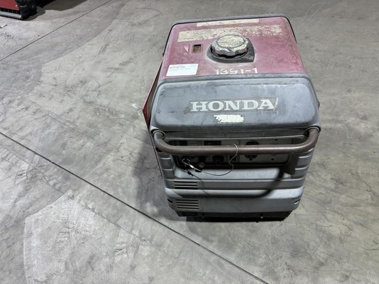 honda-eu3000is-image-5