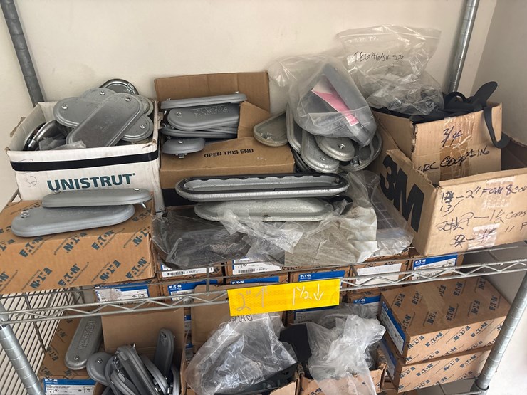 #4002-•-shelving-unit-and-electrical-components-image-4