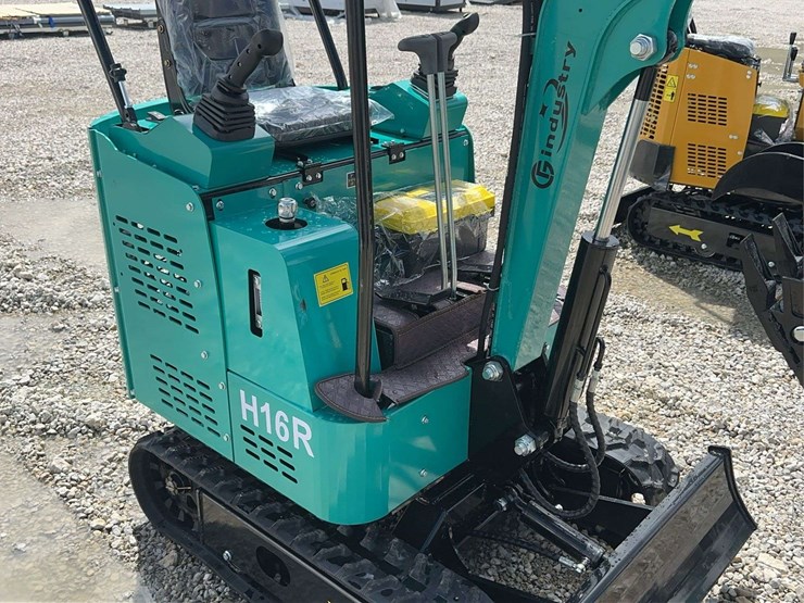 cfg-industrial-h16r-mini-excavator-image-13