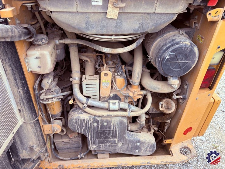2020-caterpillar-259d3-image-57