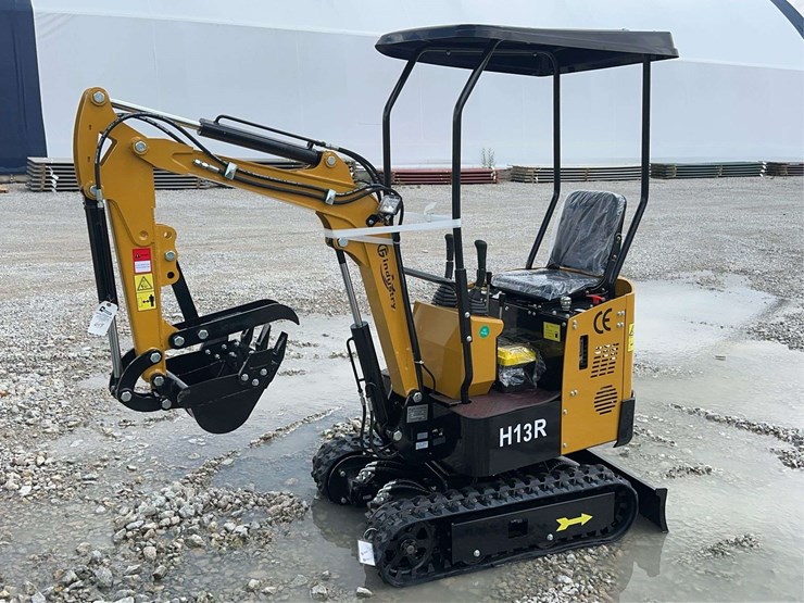 cfg-industrial-h13r-mini-excavator-image-1
