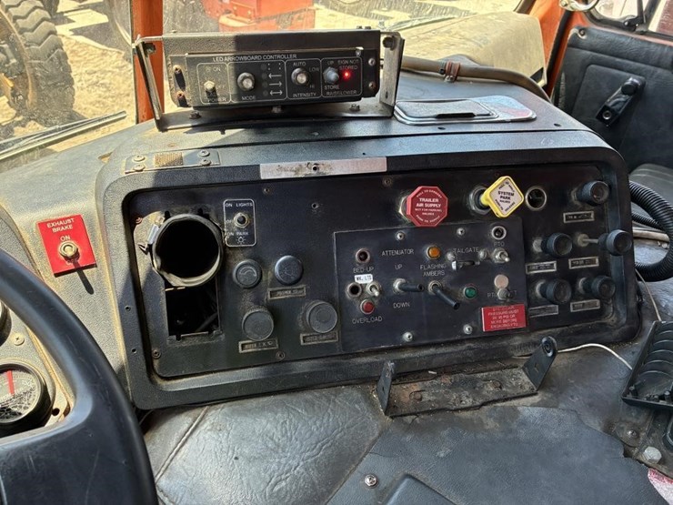 1993-volvo-xpeditor-image-17