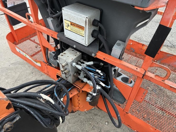 2008-jlg-1350sjp-image-16
