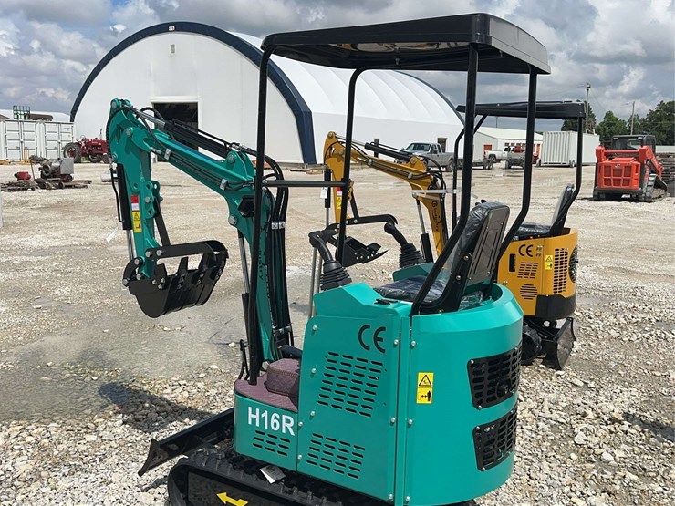 g-industry-h16r-mini-excavator-with-canopy-and-thumb-attachment-image-6