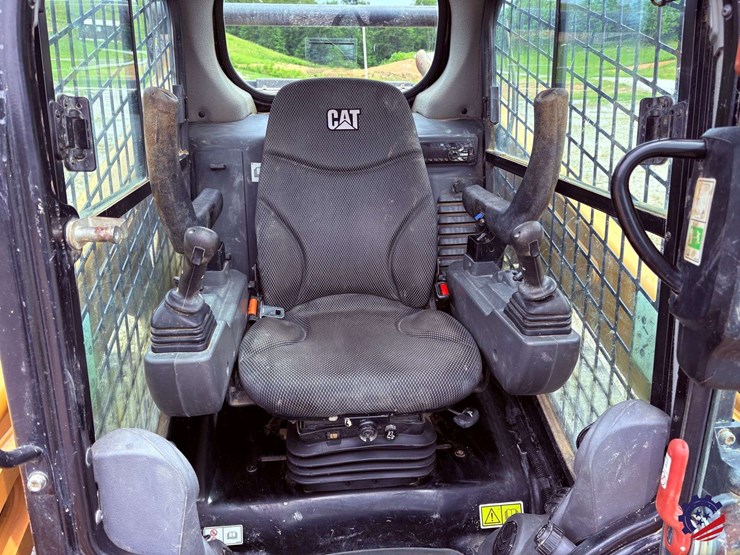 2020-caterpillar-259d3-image-41