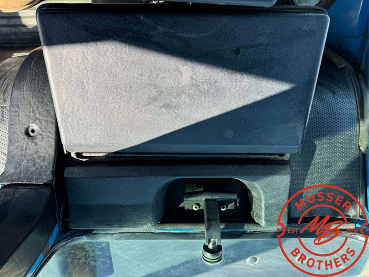 1992-ford-8830-image-85