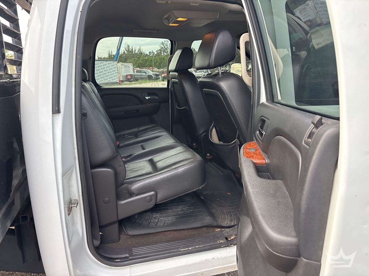 2007-chevrolet-silverado-3500hd-4x4-crew-cab-flatbed-truck-image-26