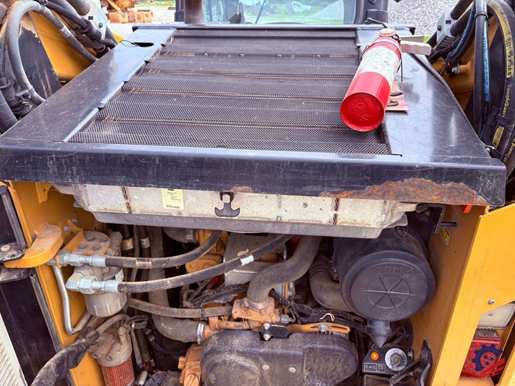 2018-caterpillar-299d2-xhp-image-52
