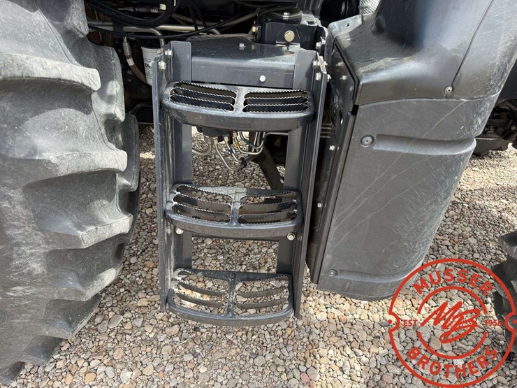 2017-new-holland-ts6.140-image-23
