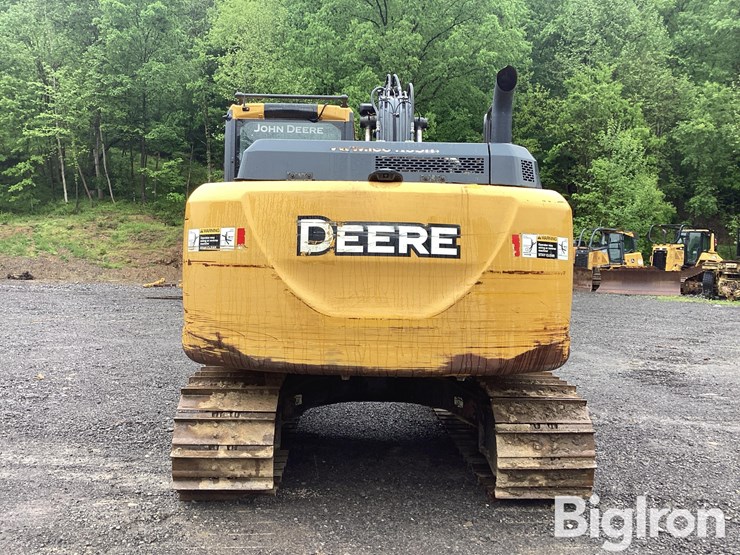 2016-deere-130g-image-6