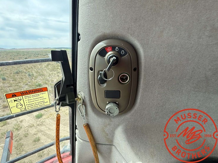 case-ih-7010-image-22