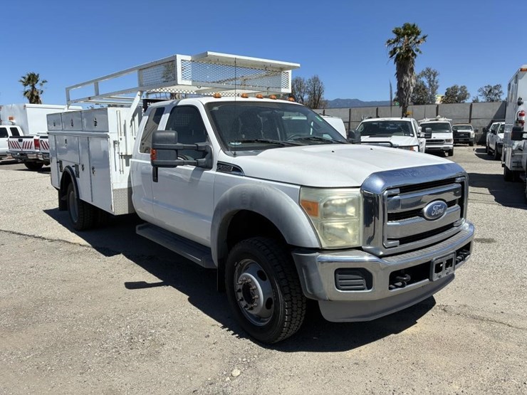 2011-ford-f550-image-2