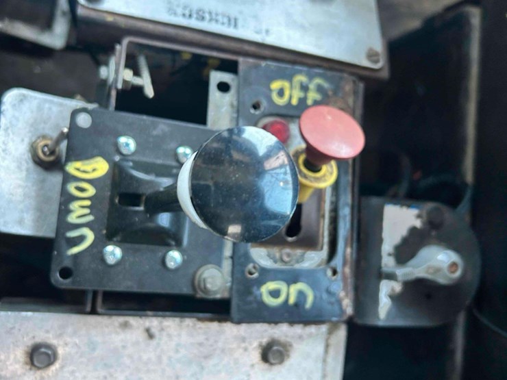 2001-mack-rd688s-image-47