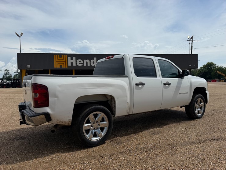 2017-chevrolet-silverado-1500-image-3