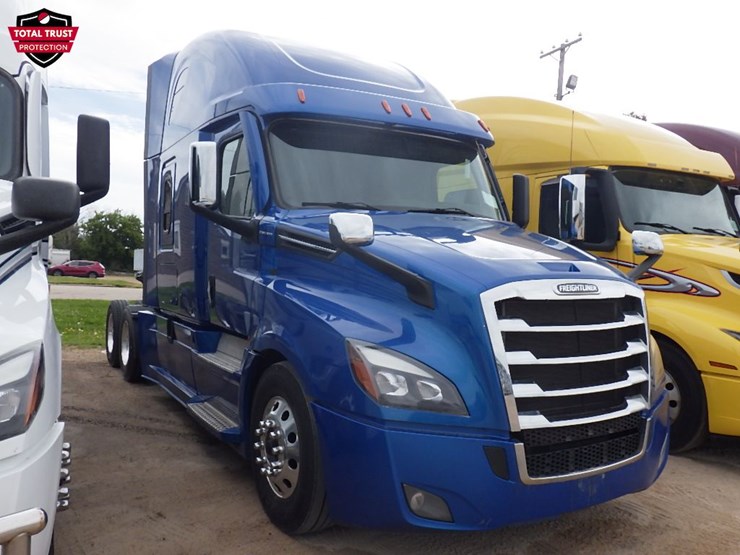 2022-freightliner-cascadia-126-image-3