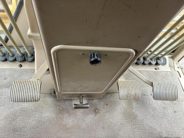 2004-caterpillar-143h-vhp-image-25