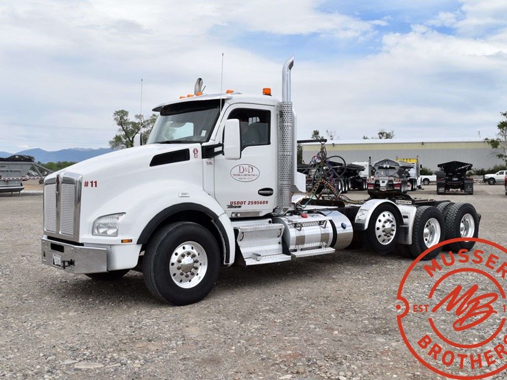 2016-kenworth-t880-image-2