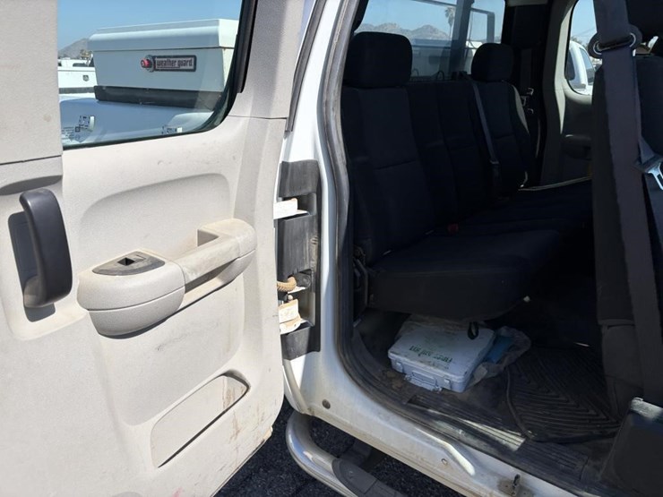 2012-gmc-2500hd-image-10