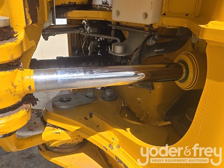 2023-deere-260e-image-23