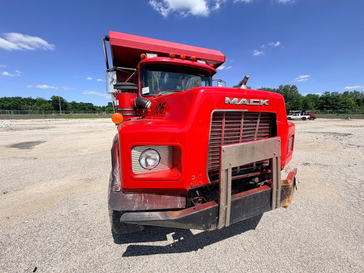 1998-mack-rb688s-image-12