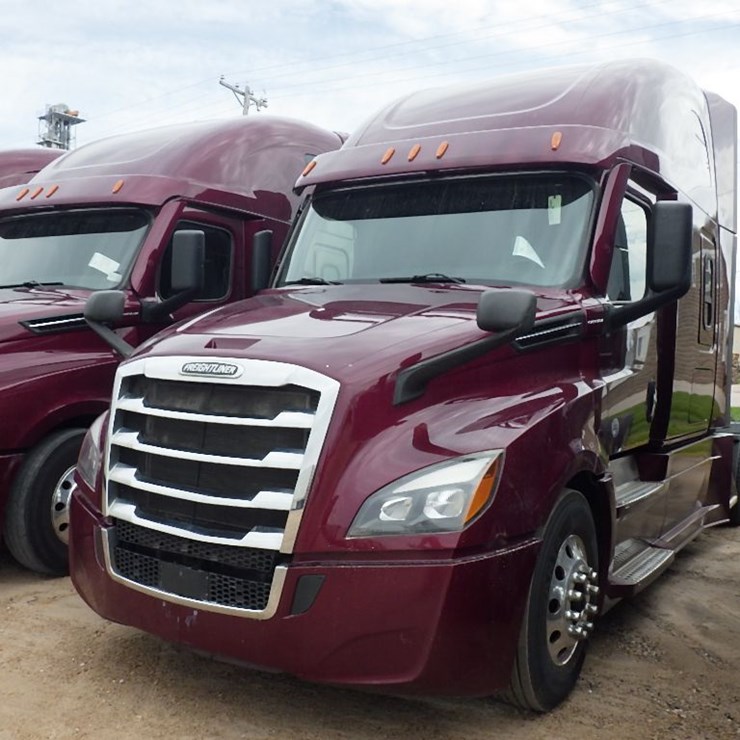 2021 FREIGHTLINER CASCADIA 126